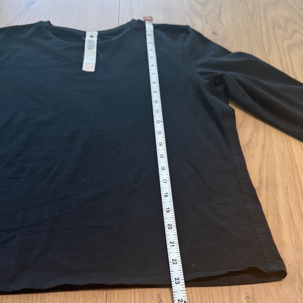 Lululemon Athletica Black Organic Cotton Crew Neck Top - Small - Picture 4 of 7
